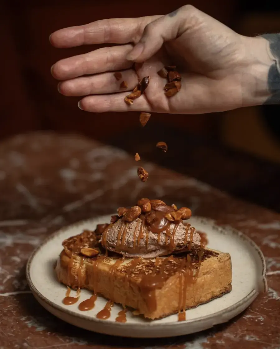 Dessert caramel et noisettes chez Mimosa